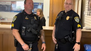 Post office calls 4 COPS including 2 SERGEANTS on journalist First Amendment Audit