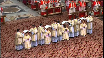 Come si chiama l'accompagnatore del Papa?