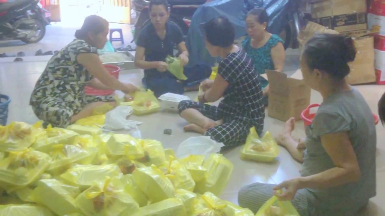 [21-9-2015] Bếp ăn tình thương Chùa Vĩnh Xương số 179... - youtube