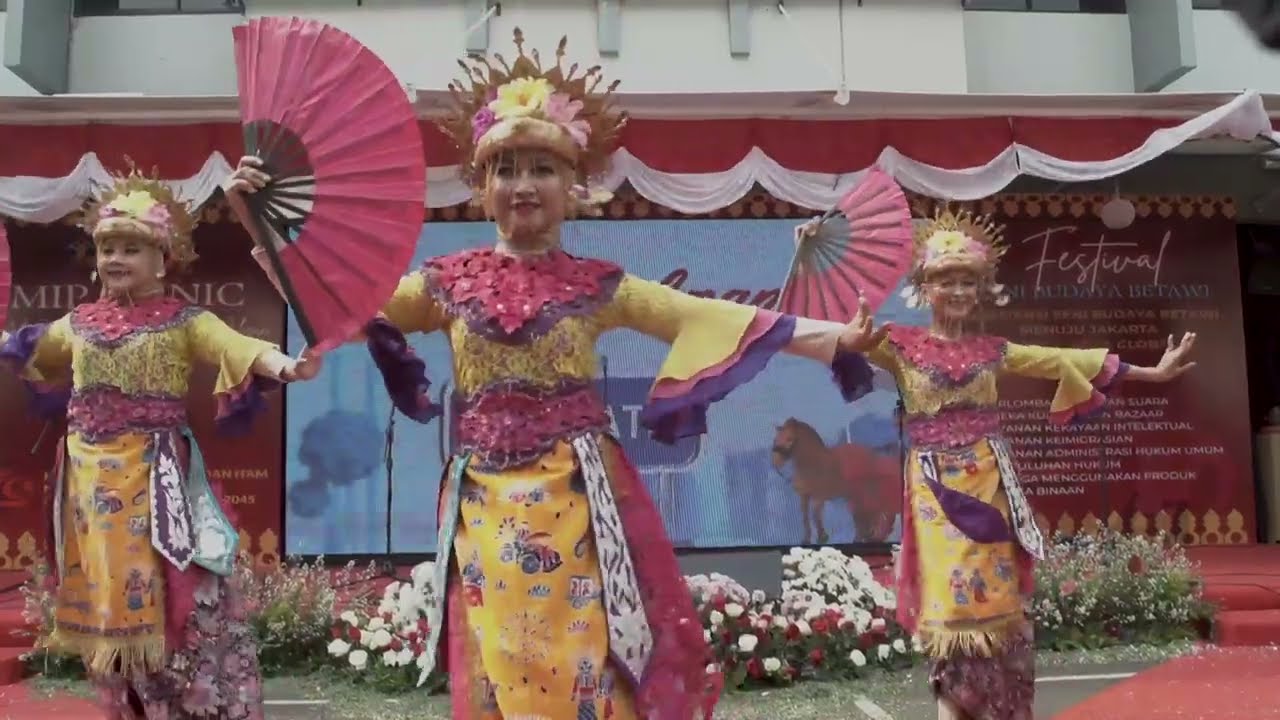 TARI KEMBANG KIPAS BAPAS JAKARTA BARAT