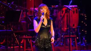 Reba - I'll Be Home for Christmas   Nashville Dec 20 2014 chords