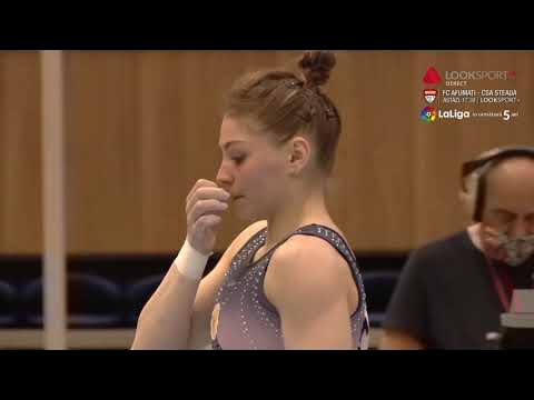 Гимнастка Ульяна Перебиносова спортивная