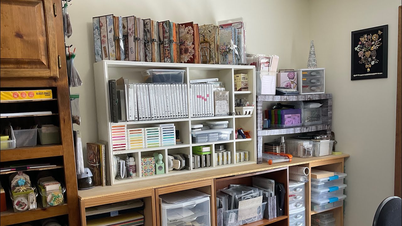 Exploring Laura’s Handcrafted Room - The Closet! 