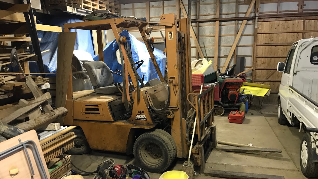 コマツフォークリフトFG15、ガソリンエンジン．ヒンジ付き、1.5t、始動