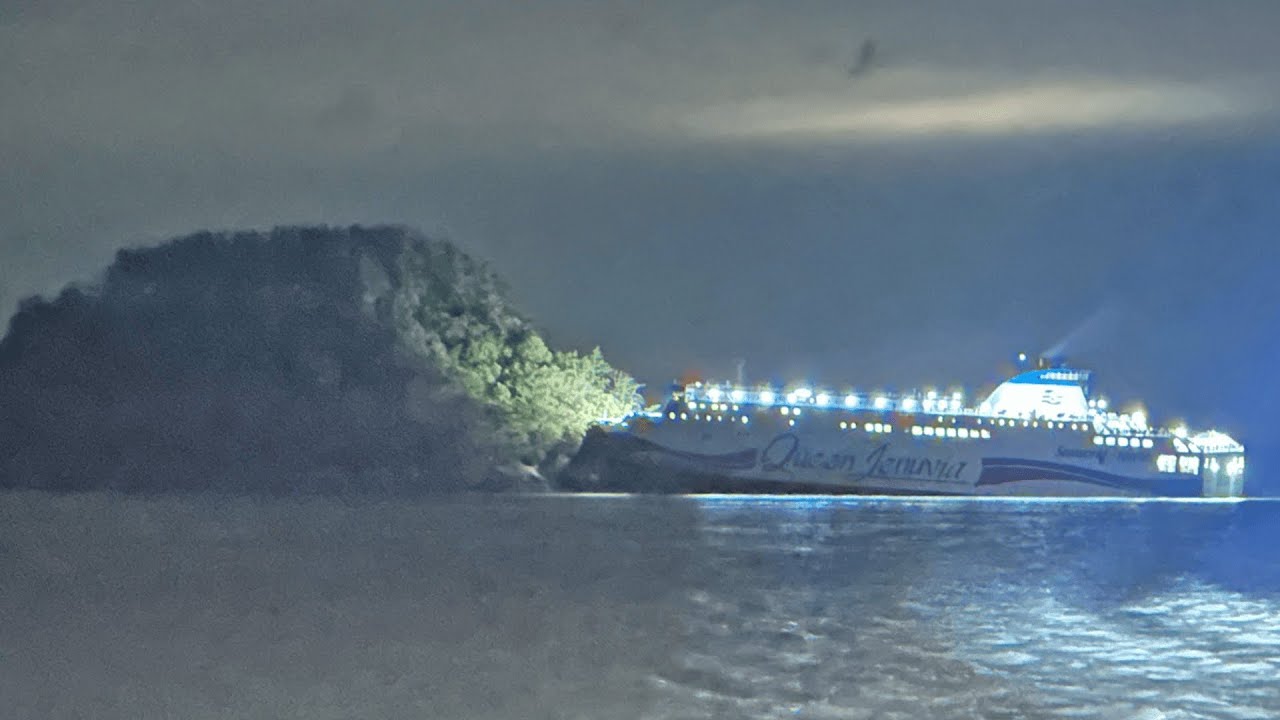 All 267 rescued after ferry ran aground