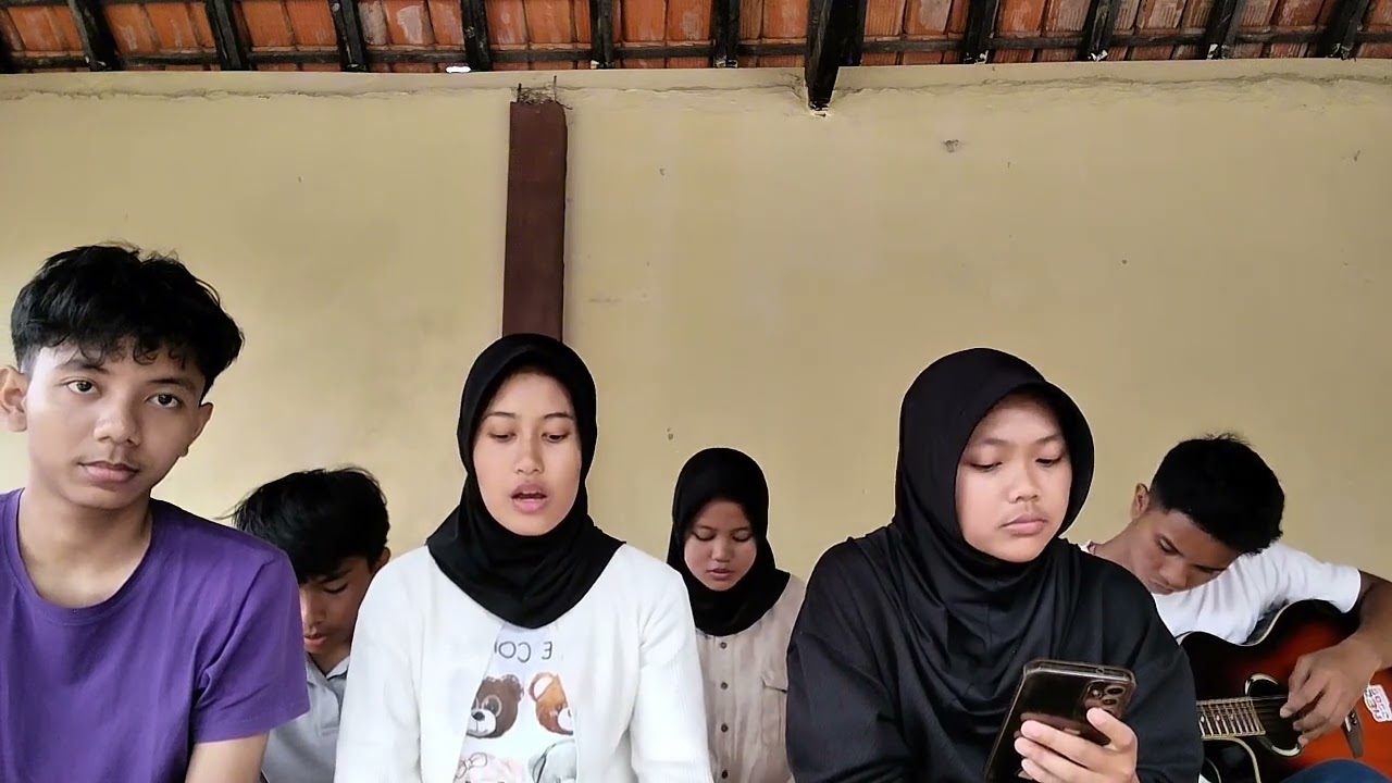 MUSIKALISASI PUISI - HATARAKIBACHI - KELOMPOK 4