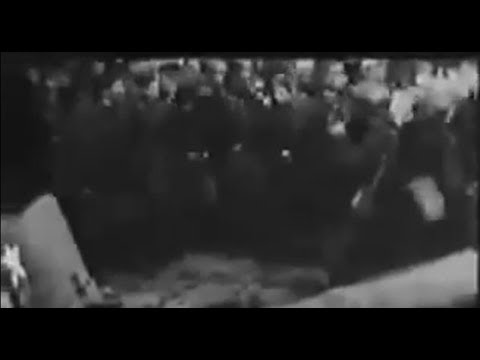 ТАНЕЦ КОЧАРИ В ЧЕСТЬ ПОБЕДЫ У РЕЙСТАГА БЕРЛИН 1945 DANCE  VICTORY  REST BERLIN 1945