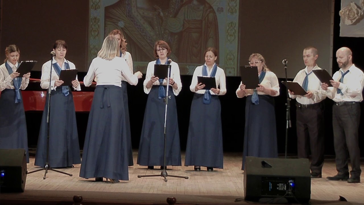 питер паломничество. воскресенье православие. хор санкт-петербургского подворья валаамского монастыря. место для хора в церкви. хор приходского.