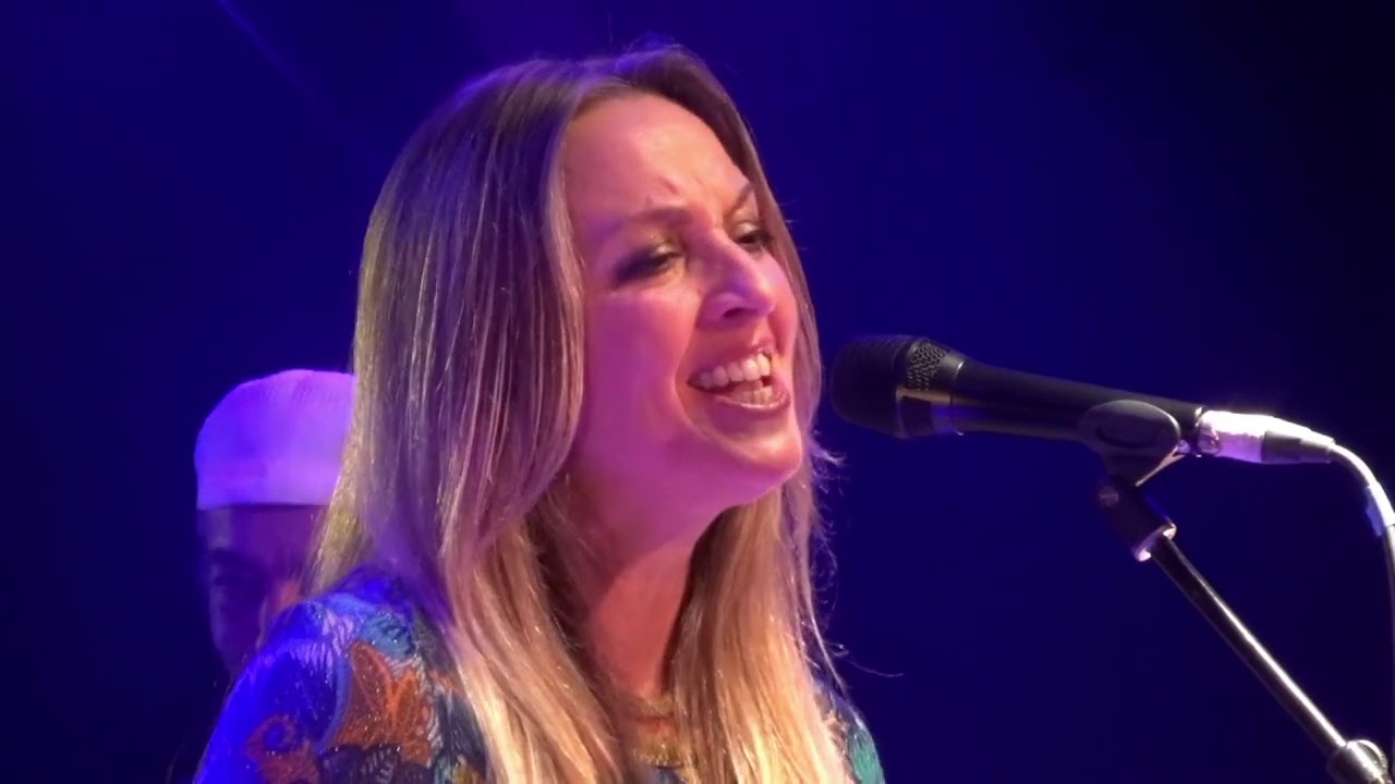 Billie Godfrey & The Secret Gardeners (Version 2020) - YouTube