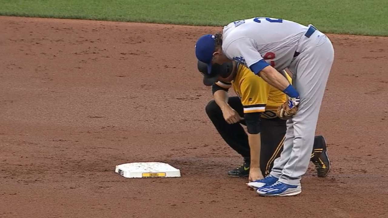 LAD@PIT: Mercer shaken up at second, leaves game