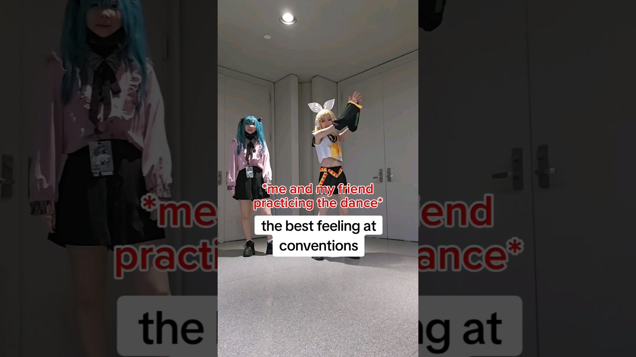 The BEST feeling at con #cosplay #rinkagamine #vocaloid