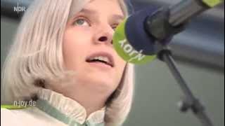 AURORA - Running With The Wolves - Reeperbahn 24.09.15