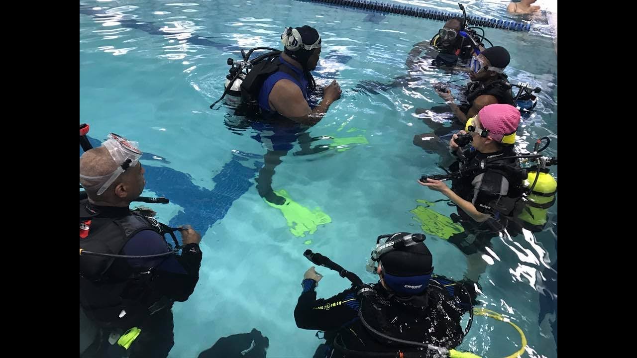 2019 Aquatic Voyagers Scuba club -pool training - YouTube