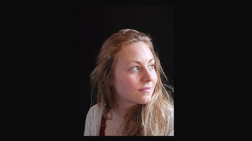 Simple portrait photo techniques using window light