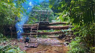 Solo Bushcaft: Build a bushcaft house on the stream. Bushcraft skills with bamboo.