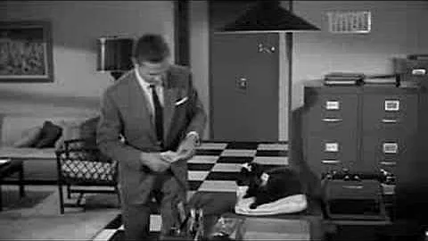 Kiss Me Deadly - Ralph Meeker and Maxine Cooper