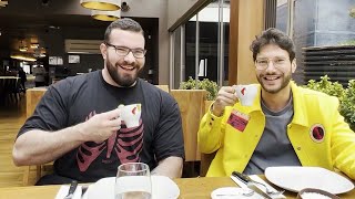 Tuna Tavus Garsona Ayar Oluyor