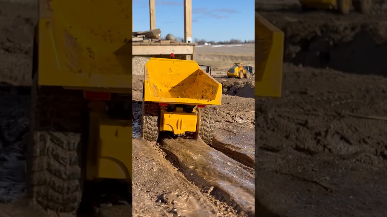 RC Volvo equipment, hauling dirt