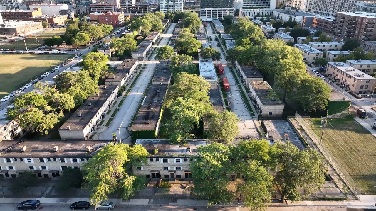 Drone Flight Over Last Remaining Cabrini-Green Row Homes - Candyman Filming Location