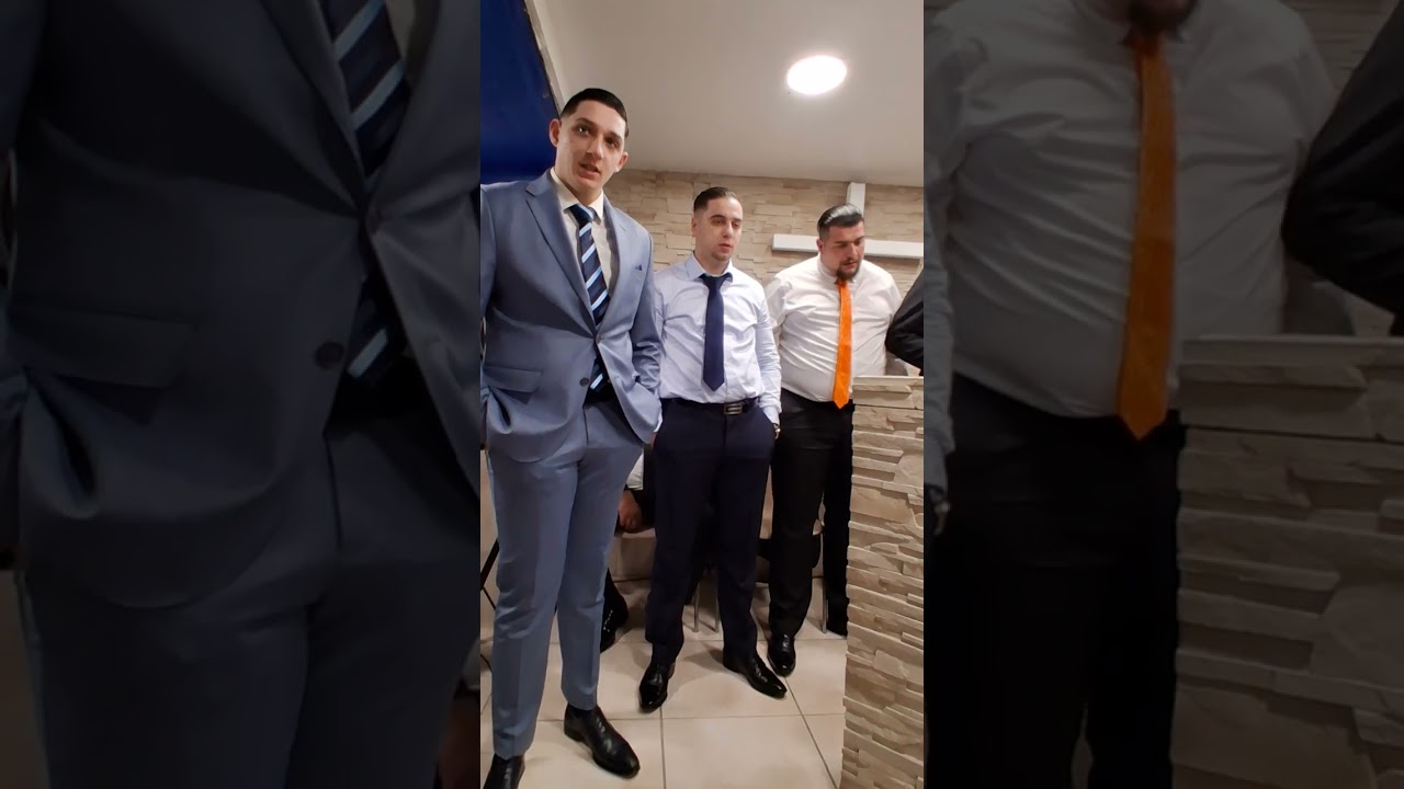 Gitans de Perpignan église fontaine On a fêté    le jours  de l an  2025 a l'église pasteur tom...