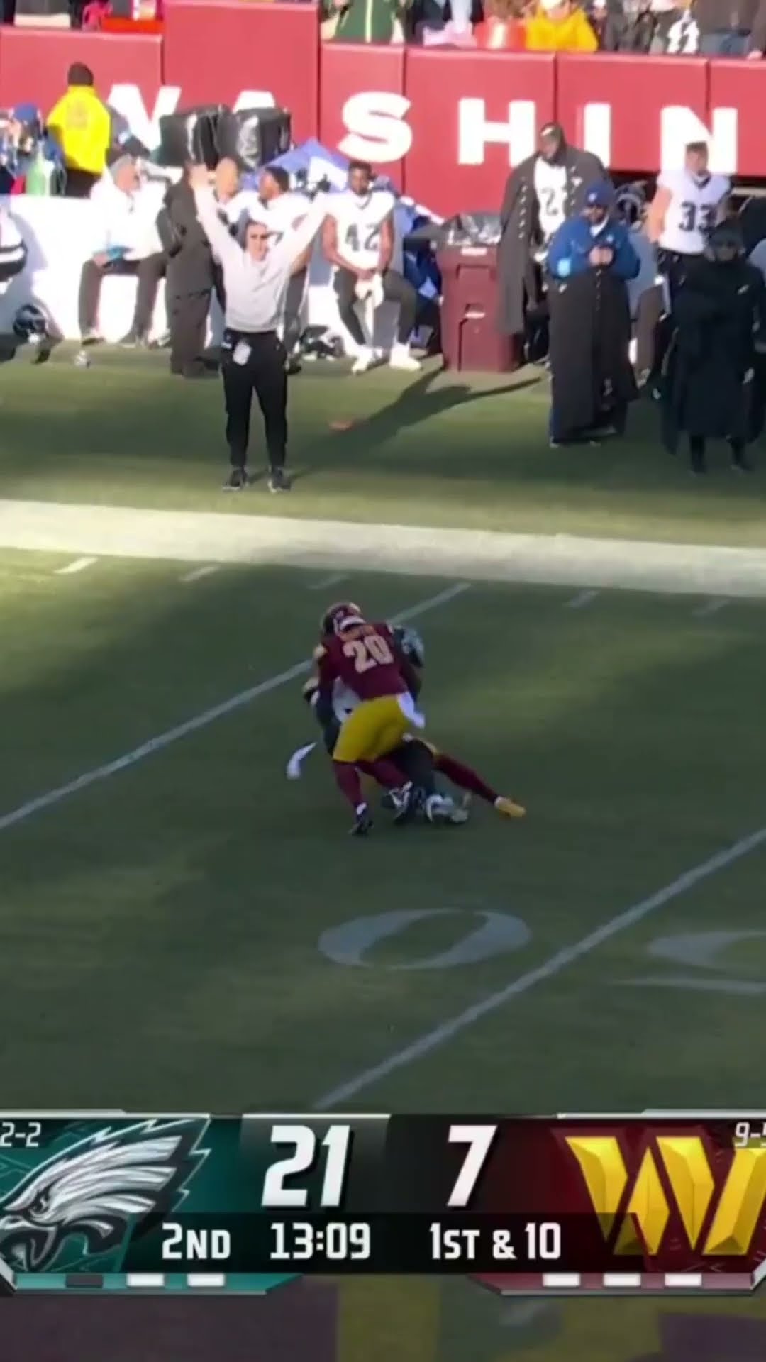 ONE DOES NOT SIMPLY STOP AJ BROWN on contested catches ?? Eagles vs Commanders Highlights