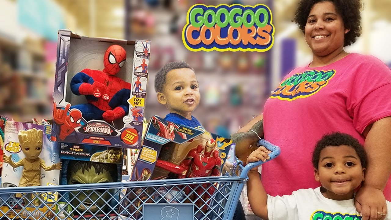 Goo goo gaga help mommy pretend shop for infinity avengers play toys! 