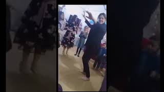 بنات يرقصن بعرس يمه ام الأسود تكتل ??????