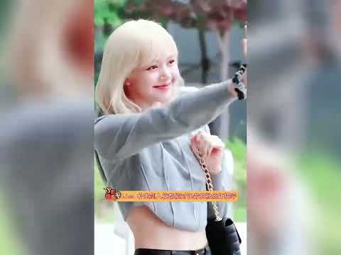 金泰亨人品差异了，Lisa 朴宝剑入境都能对记者和粉丝打招呼，而且鞠躬90度非常礼貌，但金泰亨却让大家等了五个小时