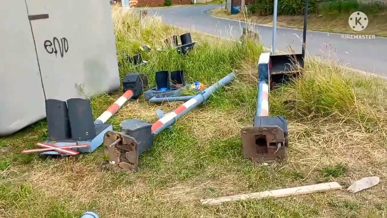 Ukázka demontovaných výstražníků Jimlín 20.6. 2022