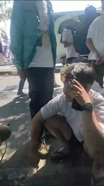 KELABUHI BONEK, CASUAL PERSIB PAKAI ATRIBUT PUTIH AWAY MADURA