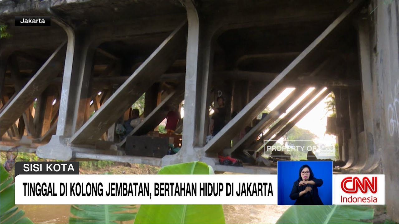 Tinggal di Kolong Jembatan, Bertahan Hidup di Jakarta