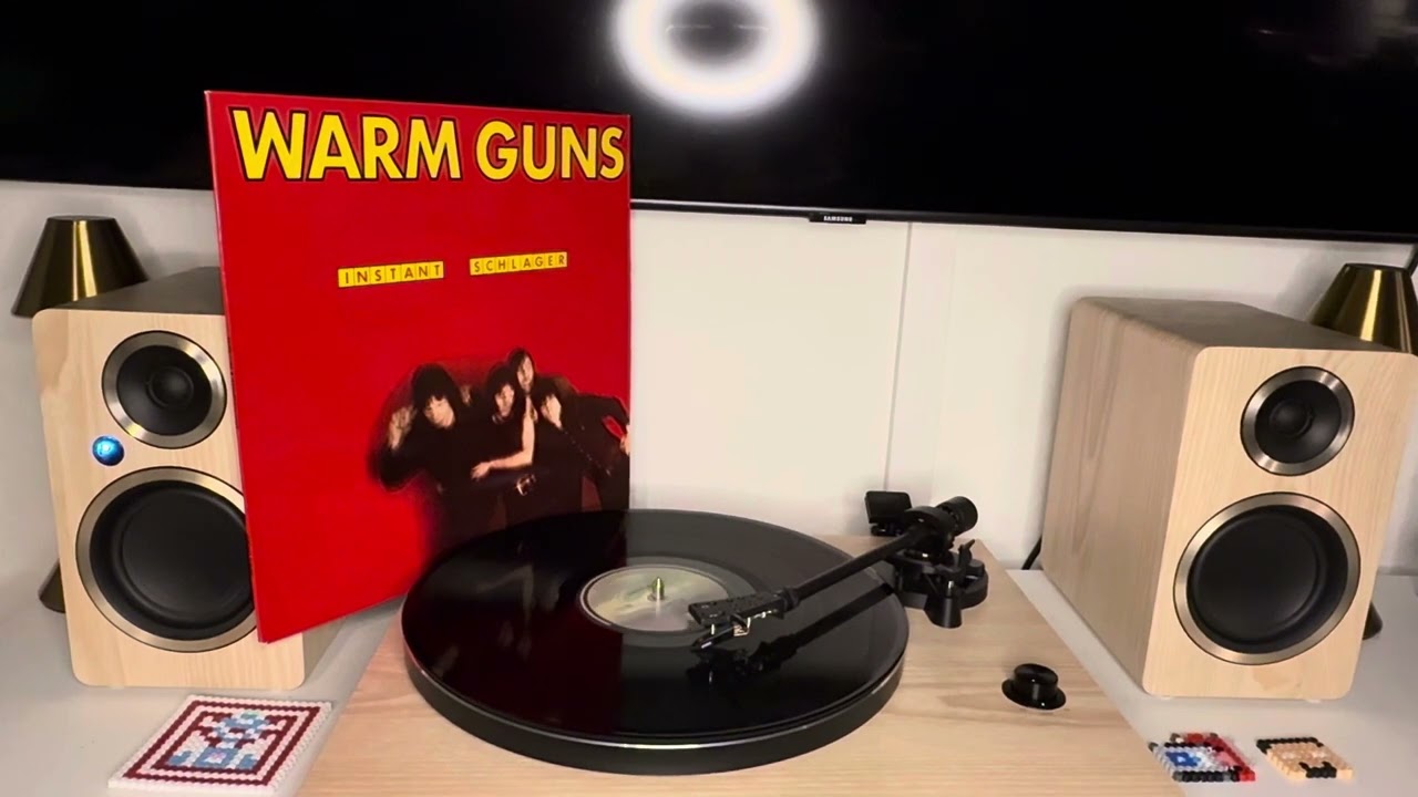 Warm Guns - She’s a Go-Go-Getter.