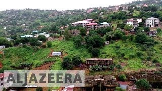 Sierra Leone mudslide survivors angry as hundreds remain missing