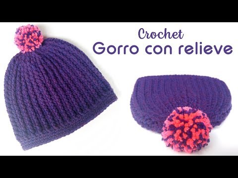 Gorro a crochet con relieve