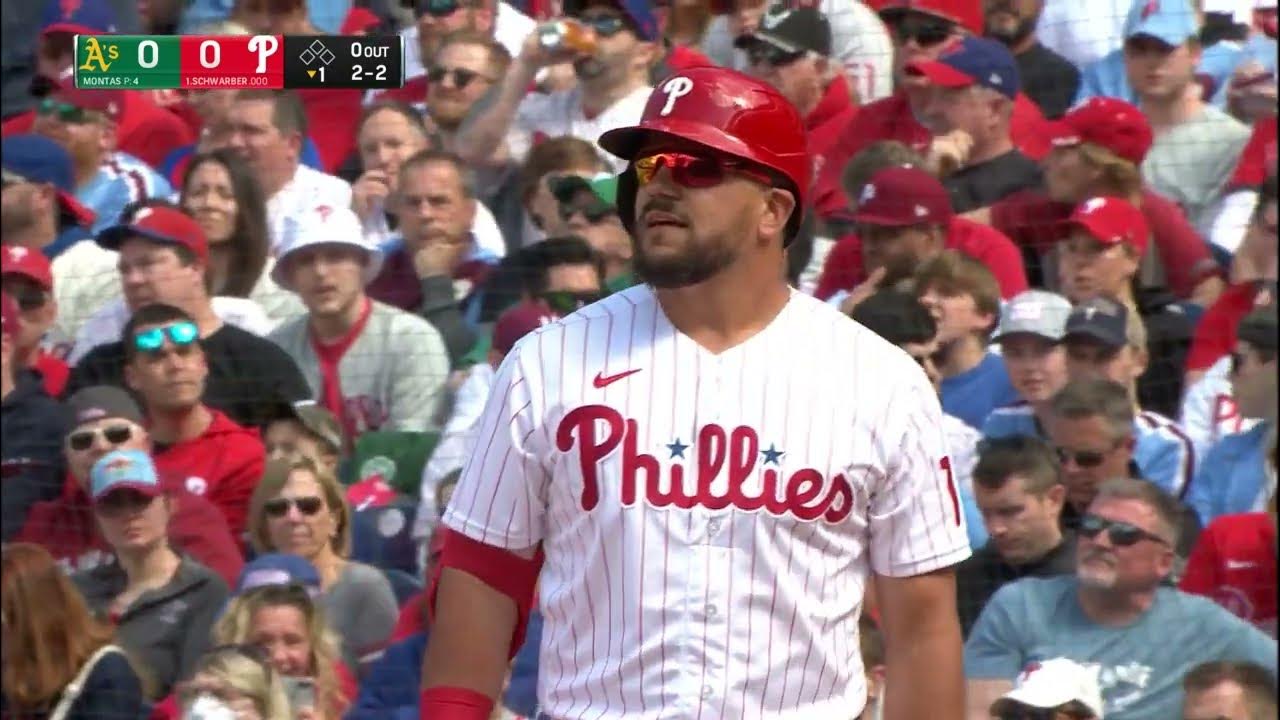 LEAD-OFF SMASH for SCHWARBER! Kyle Schwarber launches lead-off HR