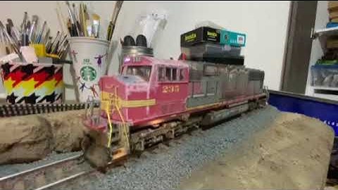 Athearn Genesis SD75M with a TSU-PNP8 Decoder