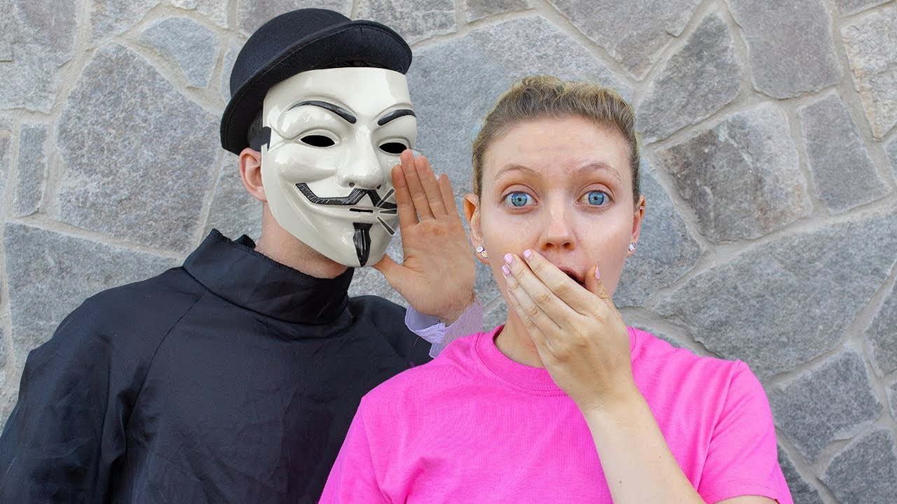 stephen sharer bio GAME MASTER TELLS GRACE SHARER TOP SECRET MYSTERY CLUES & ESCAPE ROOM DETAILS!!
