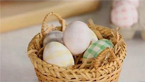 How to Dye Easter Eggs with Natural Ingredients
