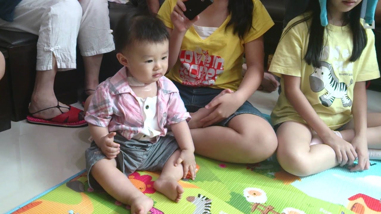 柯米寶搞笑抓週........之我要當諧星 不要當恐龍法官