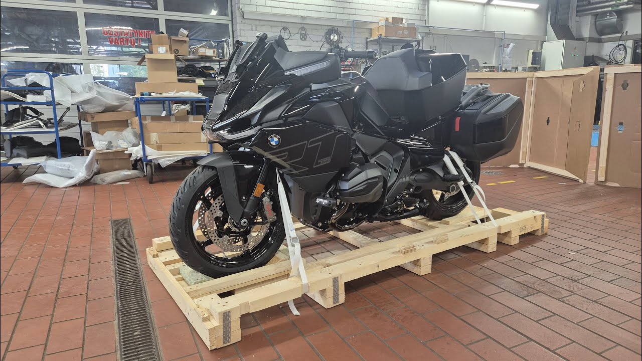 BMW R 1300 RT Unboxing