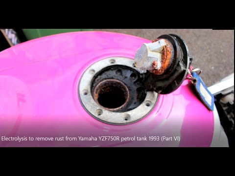 The Ugliest fuel tank ever? Electrolysis to remove rust from Yamaha YZF750R petrol tank 1993