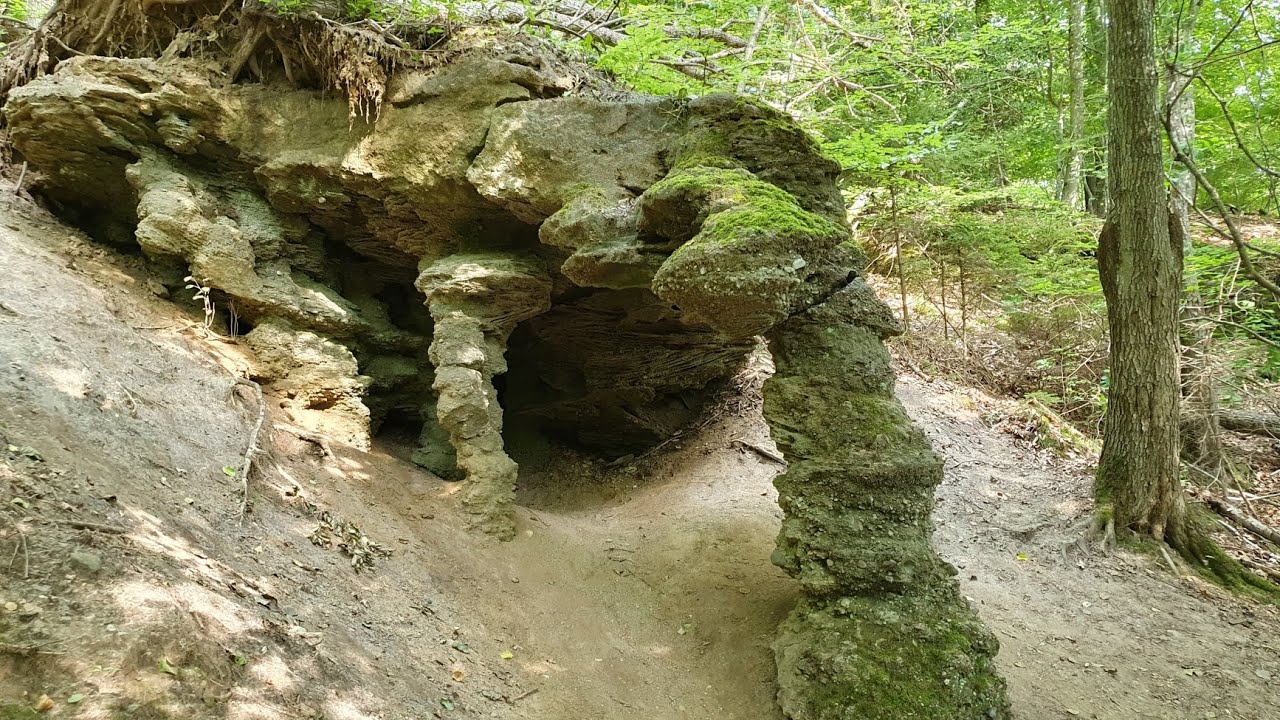 Groty Mirachowskie i Diabelski Kamień