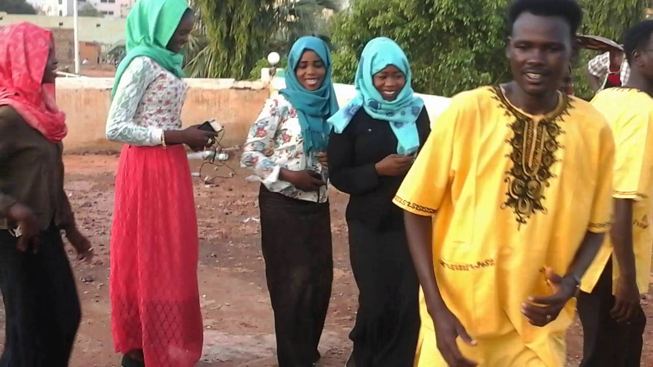 فرقة دكي بيلا ( رقصة فرنقابيا )