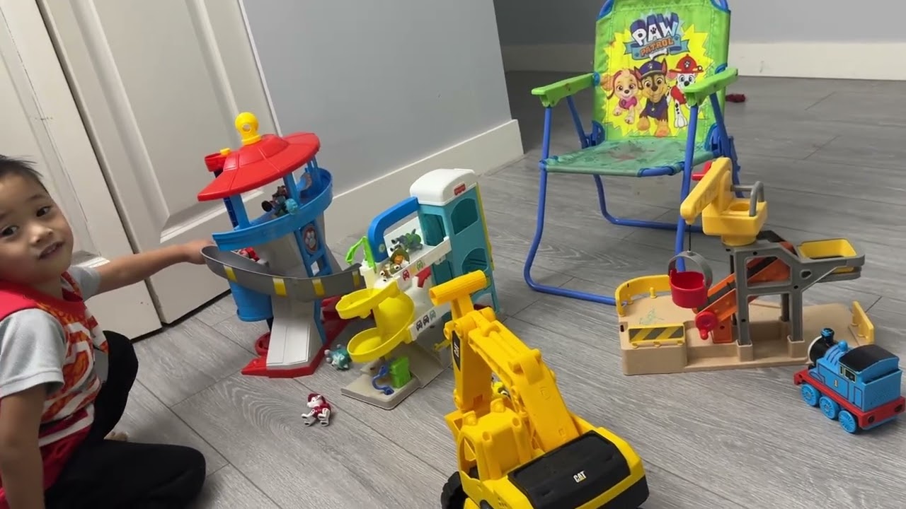 Paw patrol and look out and excavator toy ni coen