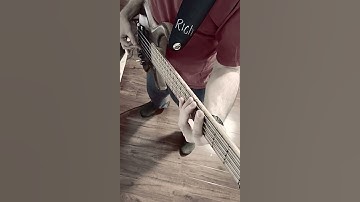 Thumbnail of I Will Survive - Gloria Gaynor - Strings melody on bass