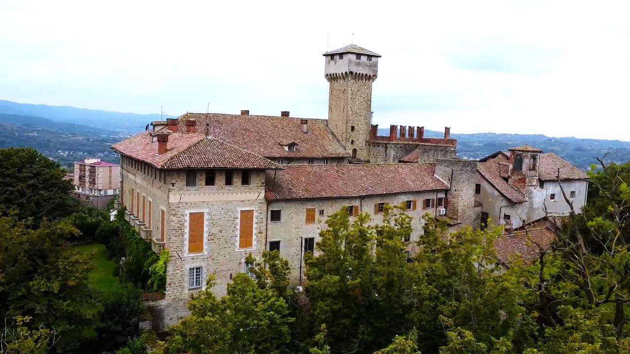 A Ovada, nell'Oltregiogo, un pò di Liguria e tanti castelli nel cuore del Piemonte.