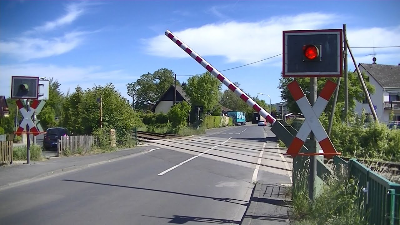 Spoorwegovergang Bad Bodendorf (D) // Railroad crossing // Bahnübergang