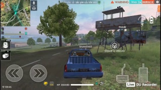 free Fire jogando com amigos e escritos