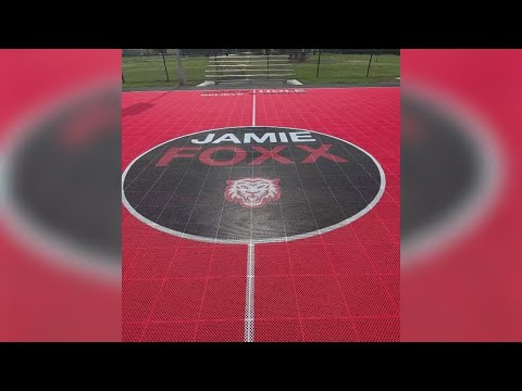 Jamie Foxx donates a basketball court in Terrell
