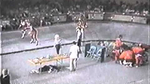 Joan Weston and the San Francisco Bay Bombers Vs J...